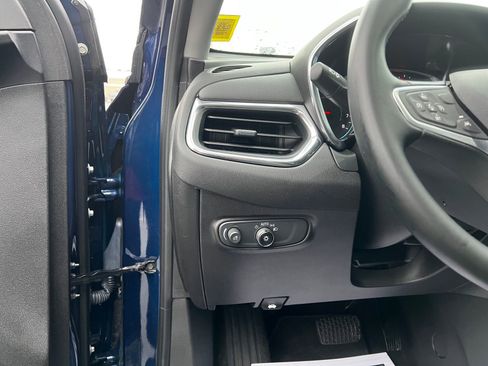 Used 2023 Chevrolet Equinox LT image 12