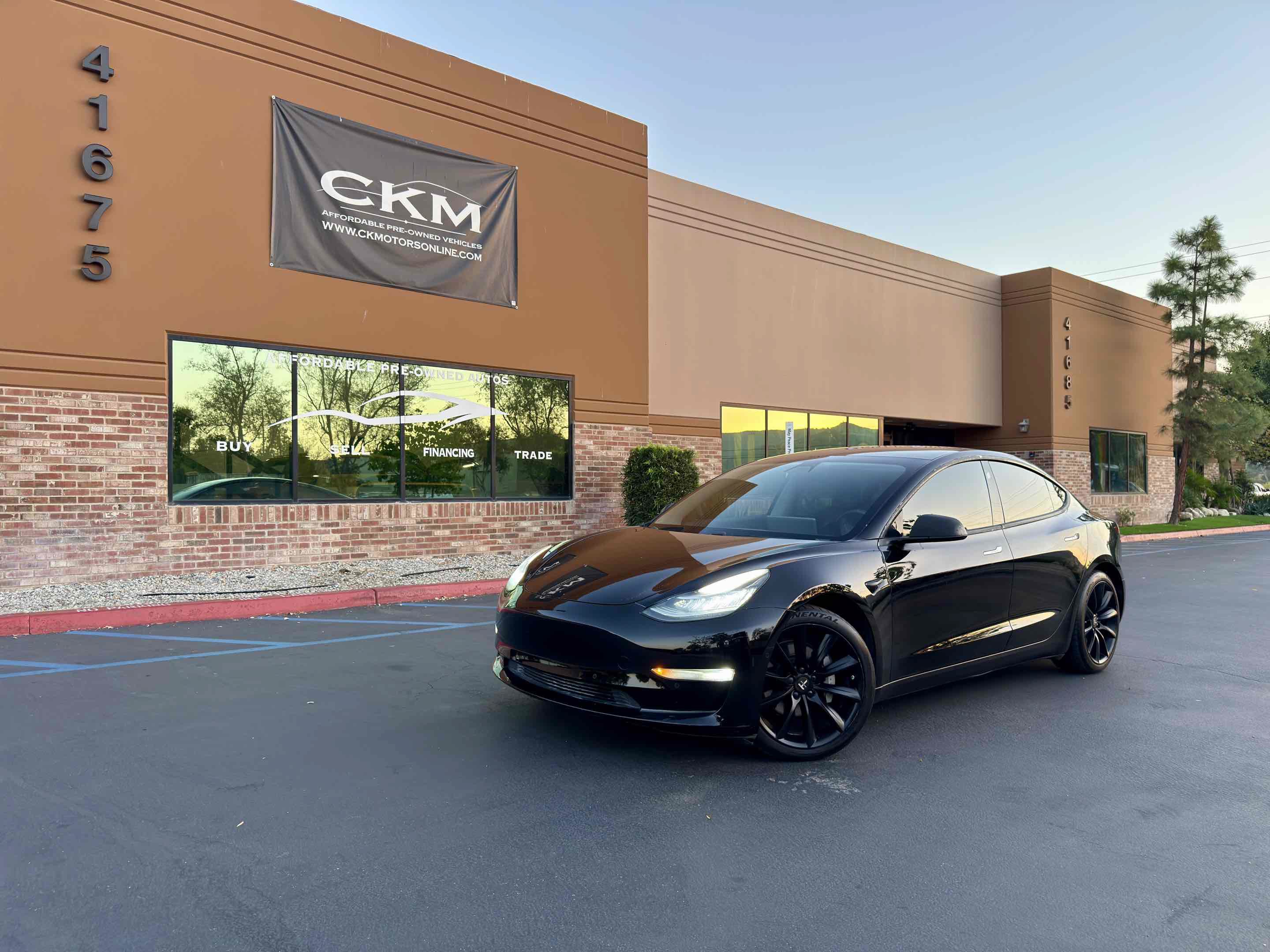 Used 2019 Tesla Model 3 Long Range AWD/4WD image 2