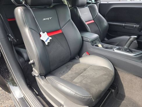 Used 2009 Dodge Challenger SRT8 RWD image 16