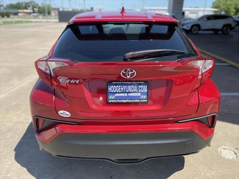 Used 2020 Toyota C-HR XLE image 7