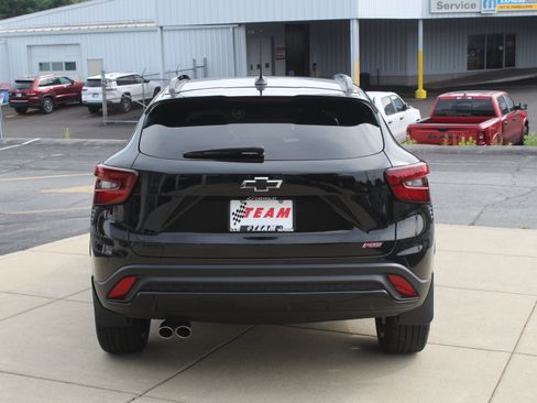 Used 2025 Chevrolet Trax RS FWD image 7