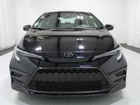 Used 2024 Toyota Corolla SE FWD image 3