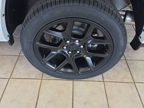 New 2026 RAM 1500 Laramie AWD/4WD image 12