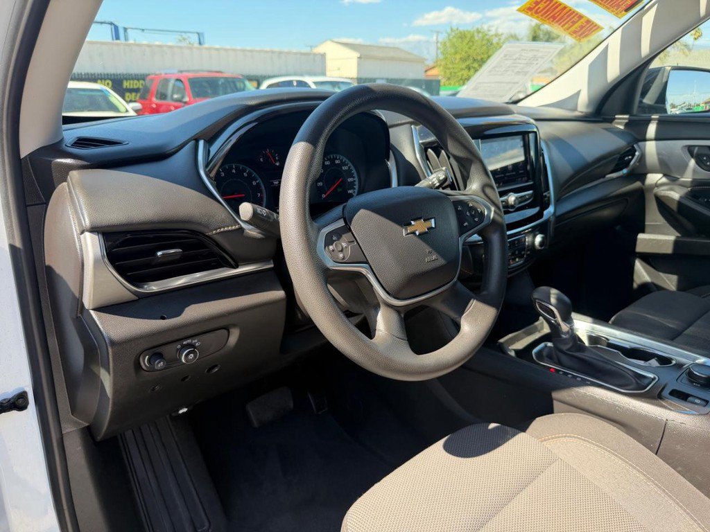 Used 2021 Chevrolet Traverse LS FWD image 16