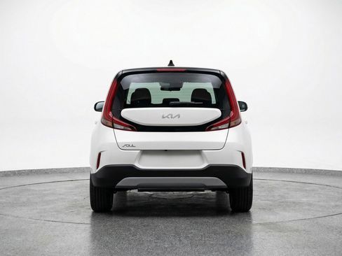 Used 2025 Kia Soul LX w/ LX Technology Package image 7