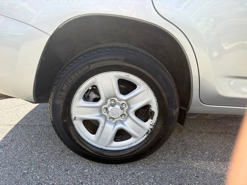 Used 2010 Toyota RAV4 4WD w/ Base L4 Extra Value Pkg image 32