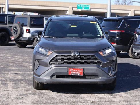 Used 2019 Toyota RAV4 LE image 4