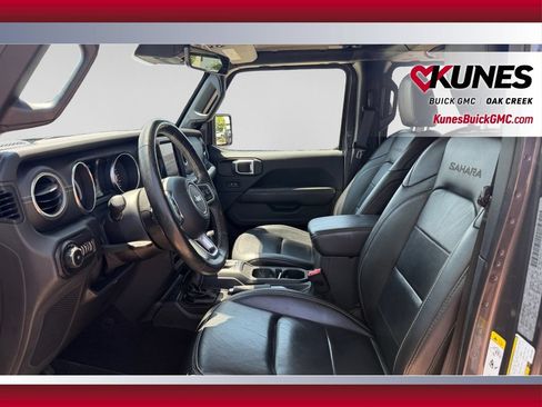 Used 2019 Jeep Wrangler Unlimited Sahara w/ Dual Top Group AWD/4WD image 22