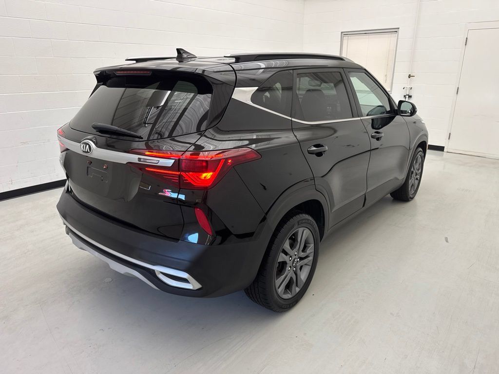 Used 2021 Kia Seltos S FWD image 8