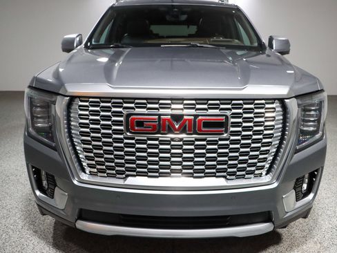 Used 2021 GMC Yukon Denali w/ Denali Premium Package image 4