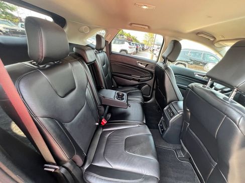 Used 2022 Ford Edge Titanium AWD/4WD image 25