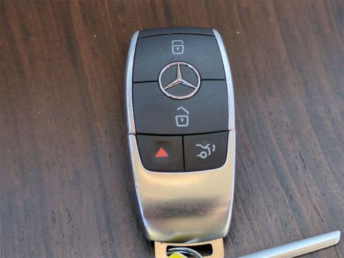 Used 2022 Mercedes-Benz GLC 300 4MATIC w/ Premium Package Lite image 33