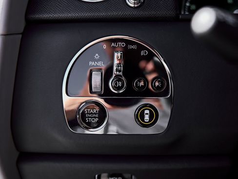 Used 2023 Rolls-Royce Cullinan image 57