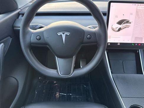 Used 2020 Tesla Model Y Long Range image 18