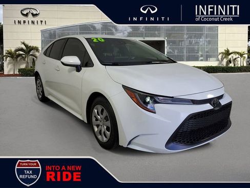 Used 2020 Toyota Corolla LE image 1