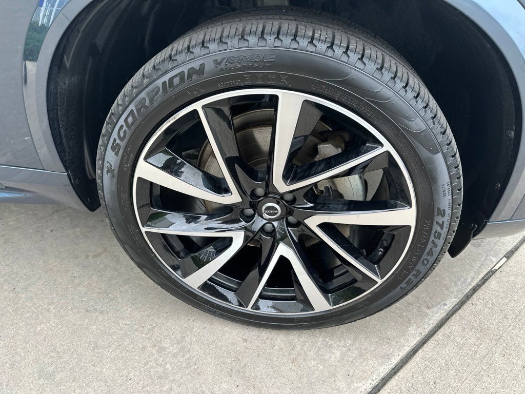 Certified 2024 Volvo XC90 B6 Ultimate w/ Protection Package Premier AWD/4WD image 13