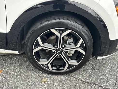 Used 2023 Kia Niro EX Touring image 15