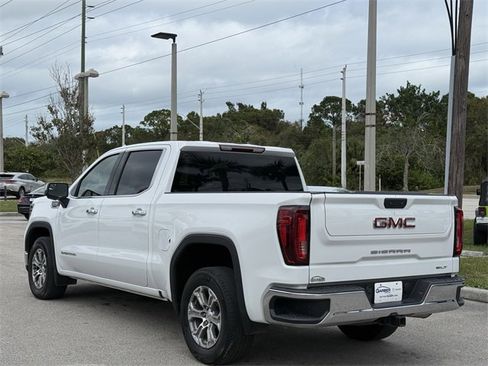 Used 2024 GMC Sierra 1500 SLT image 2