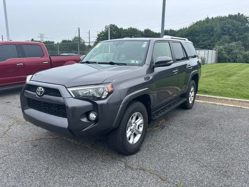 Used 2018 Toyota 4Runner SR5 Premium AWD/4WD image 3