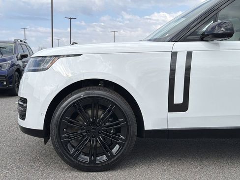 New 2026 Land Rover Range Rover SE image 9