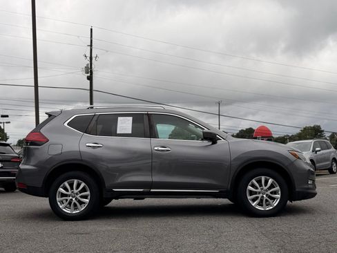 Used 2017 Nissan Rogue SL AWD/4WD image 6