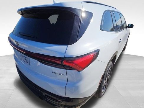 Used 2025 Buick Enclave Sport Touring image 3