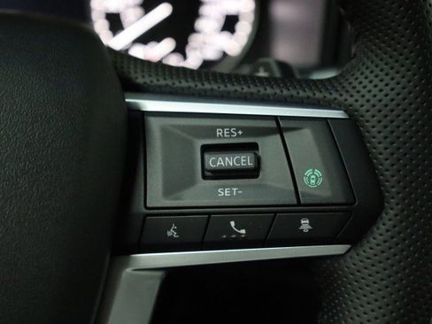 New 2025 Mitsubishi Outlander SE image 8