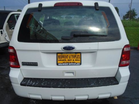 Used 2012 Ford Escape XLS AWD/4WD image 8