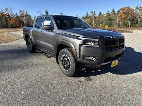 New 2026 Nissan Frontier PRO-4X w/ Pro-4x Convenience Package image 9