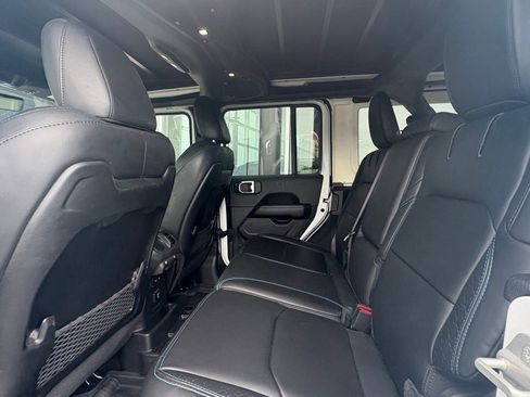 Used 2024 Jeep Wrangler High Altitude AWD/4WD image 10
