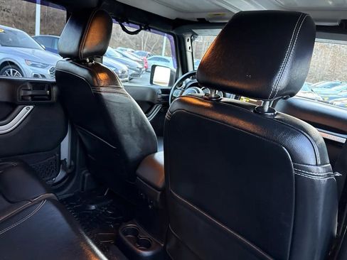 Used 2013 Jeep Wrangler Unlimited Sahara w/ Dual Top Group image 33