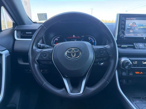 Used 2020 Toyota RAV4 XSE w/ XSE Grade Weather Package AWD/4WD image 11