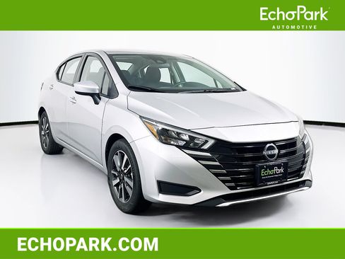 Used 2025 Nissan Versa SV FWD image 1