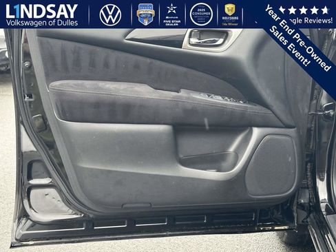 Used 2014 Nissan Pathfinder SV image 9