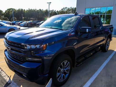 Used 2022 Chevrolet Silverado 1500 RST w/ Safety Package image 2