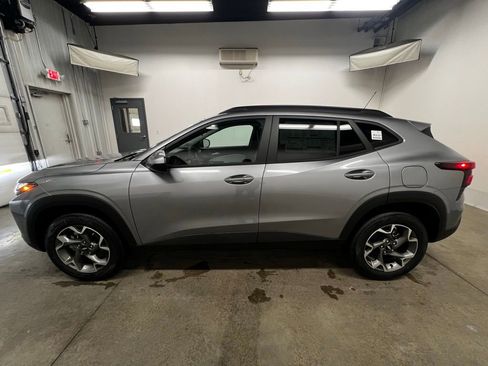 New 2026 Chevrolet Trax LT w/ Driver Confidence Package FWD image 7