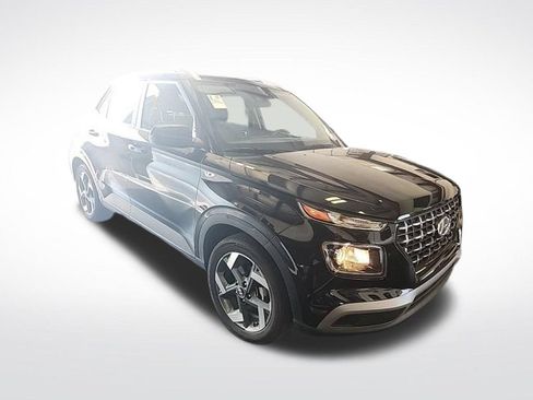 Used 2025 Hyundai Venue SEL FWD image 2