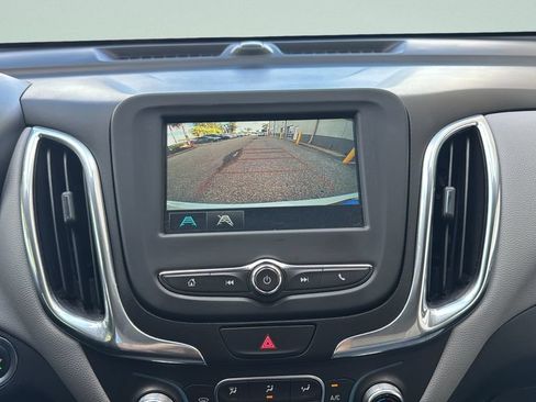 Used 2018 Chevrolet Equinox LT FWD image 13