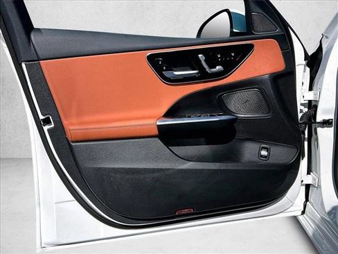 Used 2025 Mercedes-Benz C 300 Sedan image 18