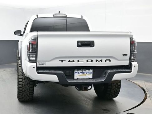 Used 2019 Toyota Tacoma TRD Off-Road w/ Technology Package image 13