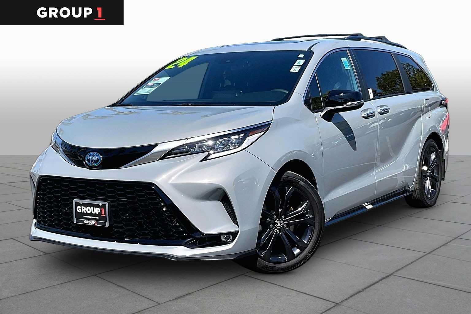 Used 2024 Toyota Sienna XSE w/ XSE Premium Package FWD image 1