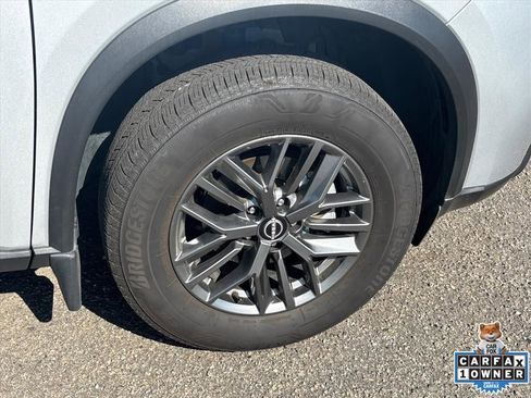 Used 2025 Nissan Rogue S FWD image 15