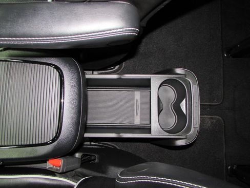 Used 2025 Chrysler Pacifica Limited FWD image 24