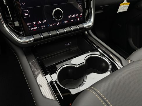 New 2026 GMC Yukon Elevation w/ Elevation Premium Package AWD/4WD image 36