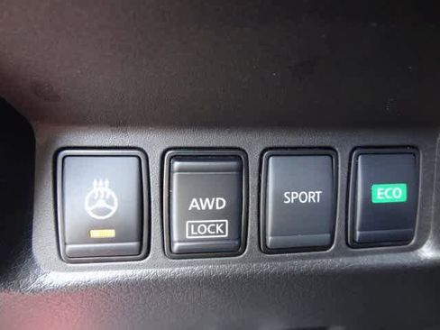 Used 2022 Nissan Rogue Sport SV w/ Technology Package image 12