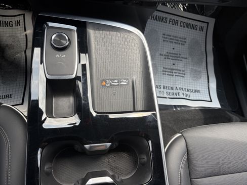 Used 2025 Buick Enclave Preferred FWD image 25
