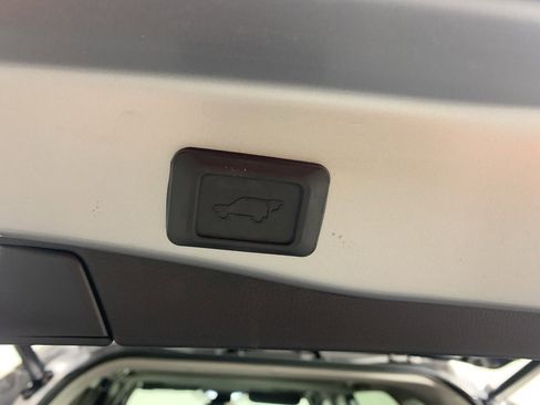 Used 2021 Toyota RAV4 XLE w/ Convenience Package image 36