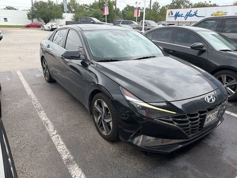 Used 2023 Hyundai Elantra Limited image 4