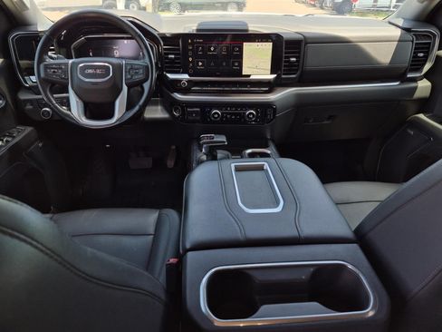 Used 2022 GMC Sierra 1500 SLT AWD/4WD image 17