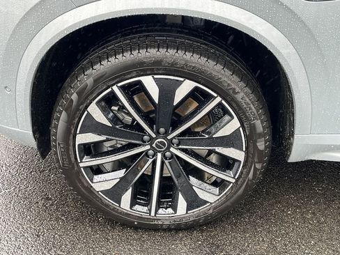 New 2026 Volvo XC90 T8 Ultra w/ Protection Package Premier AWD/4WD image 8